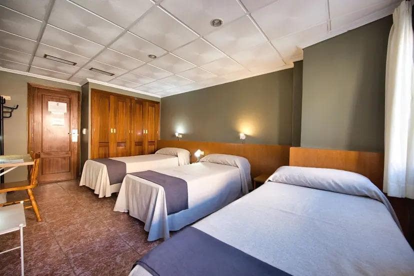 25 soveværelse Hotel til salg i Torrevieja - € 1.500.000 (Ref: 10007476)