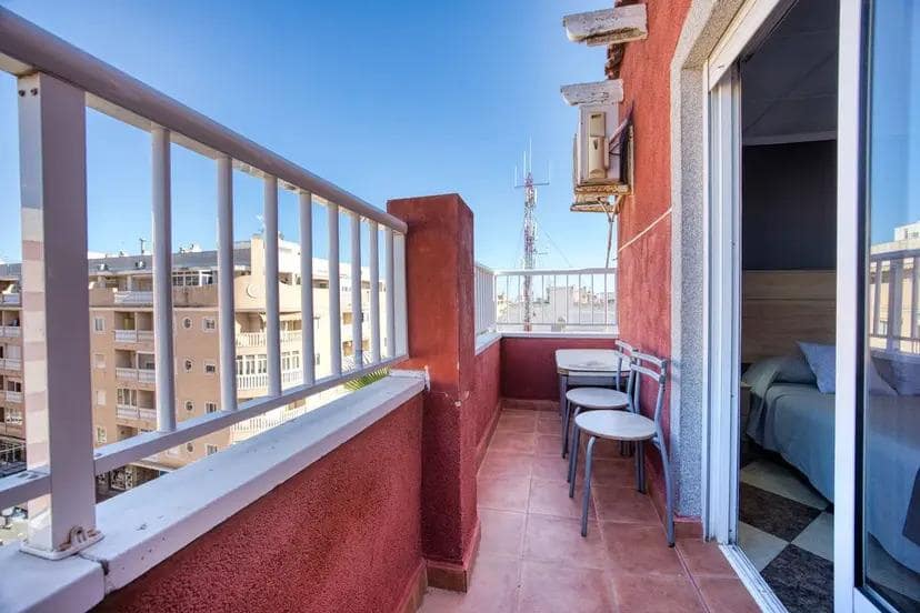 25 soveværelse Hotel til salg i Torrevieja - € 1.500.000 (Ref: 10007476)