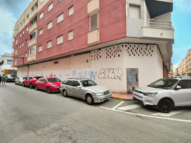 Erhverv til salg i Parque de las Naciones, Torrevieja - € 450.000 (Ref: 10011679)