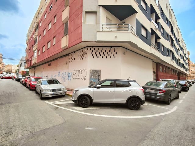 Erhverv til salg i Parque de las Naciones, Torrevieja - € 450.000 (Ref: 10011679)