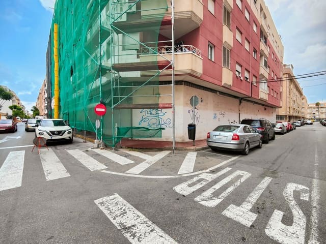 Erhverv til salg i Parque de las Naciones, Torrevieja - € 450.000 (Ref: 10011679)