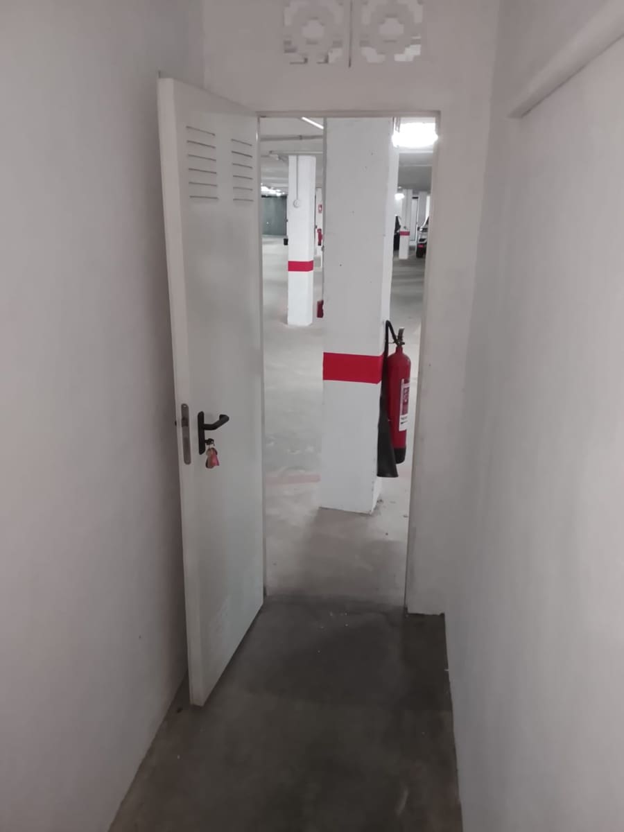 Garaje en Torrevieja en venta - 14.900 € (Ref: 10015841)