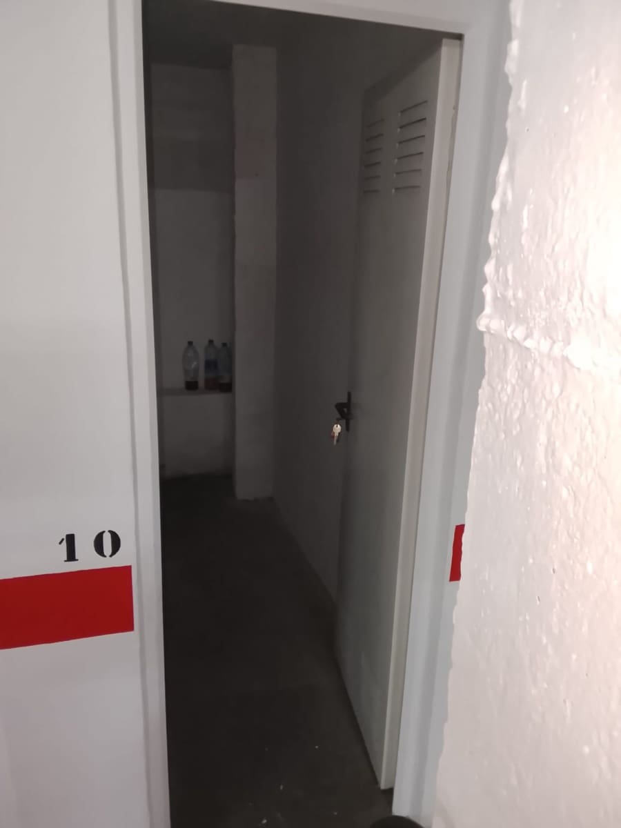 Garaje en Torrevieja en venta - 14.900 € (Ref: 10015841)