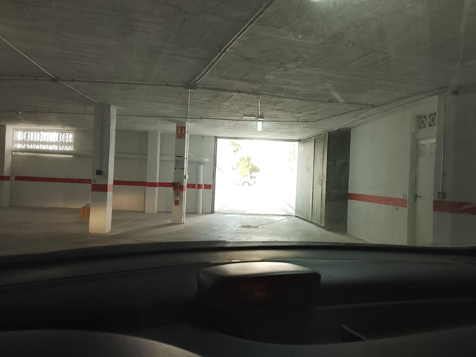 Garaje en Torrevieja en venta - 14.900 € (Ref: 10015841)