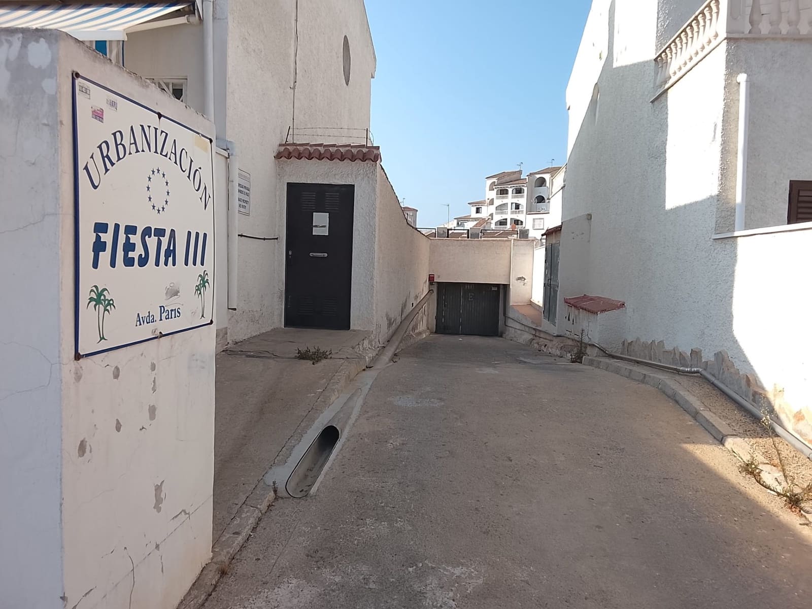 Garaje en Torrevieja en venta - 14.900 € (Ref: 10015841)