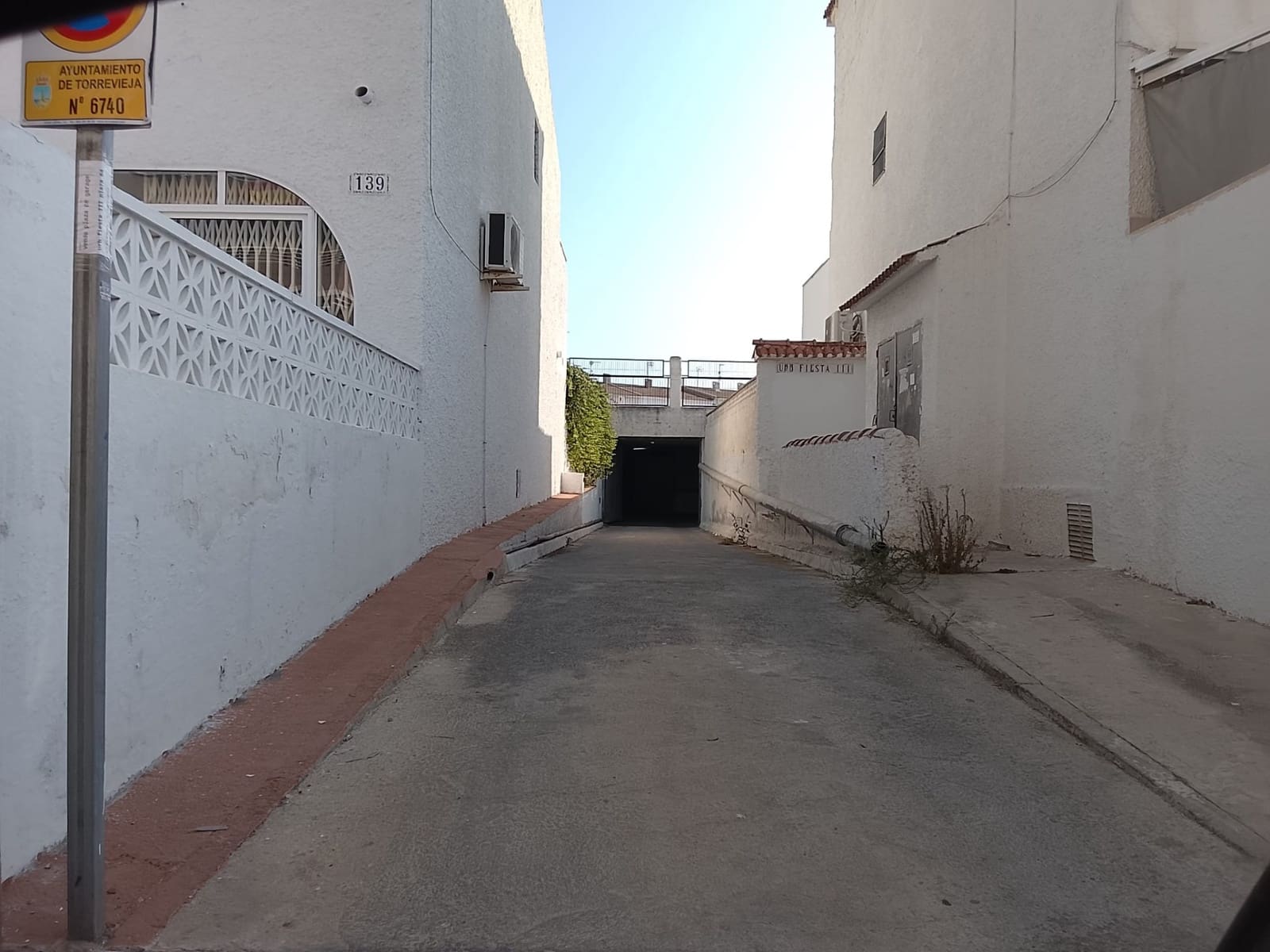 Garaje en Torrevieja en venta - 14.900 € (Ref: 10015841)