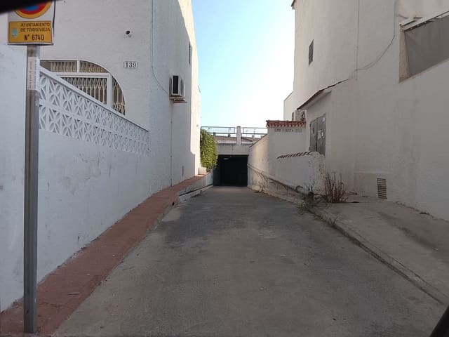 Garaje en Avenida Habaneras - Curva de Palangre, Torrevieja en venta - 14.900 € (Ref: 10015841)