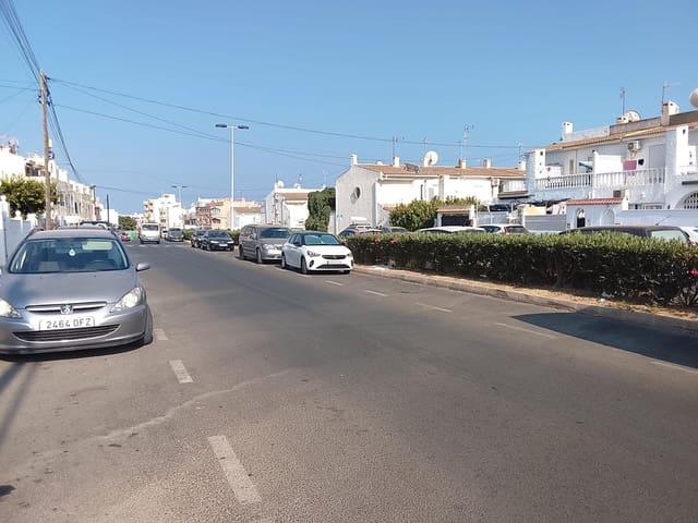 Garaje en Avenida Habaneras - Curva de Palangre, Torrevieja en venta - 14.900 € (Ref: 10015841)