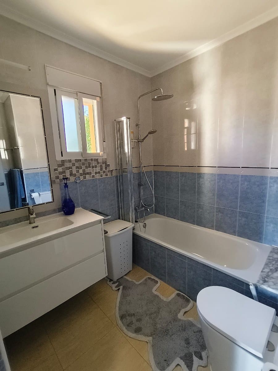 3 soverom Villa til salgs i Guardamar del Segura med svømmebasseng garasje - € 345 000 (Ref: 10018621)