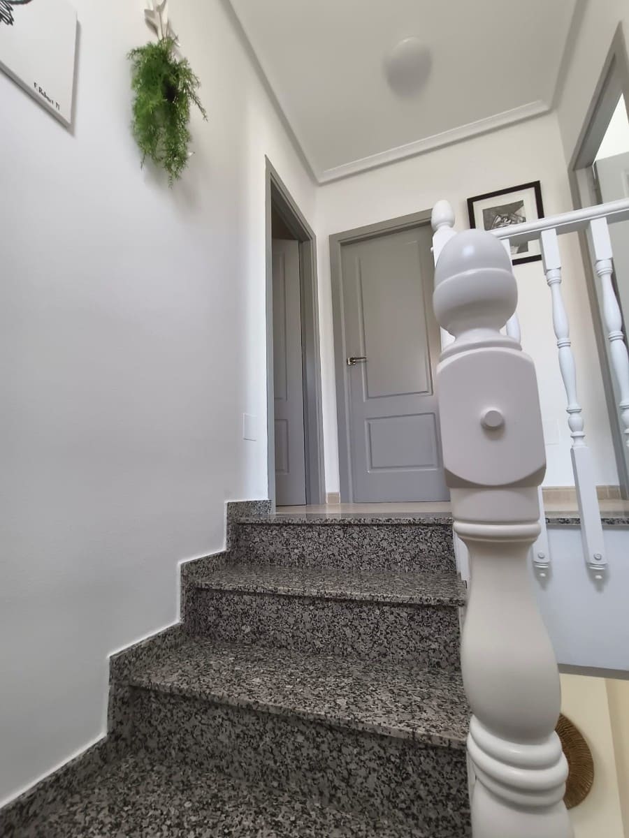 3 soverom Villa til salgs i Guardamar del Segura med svømmebasseng garasje - € 345 000 (Ref: 10018621)