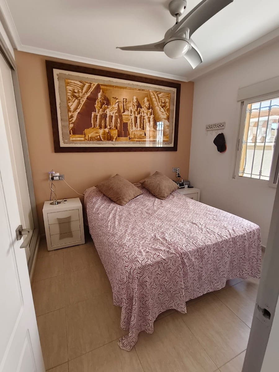 3 soverom Villa til salgs i Guardamar del Segura med svømmebasseng garasje - € 345 000 (Ref: 10018621)