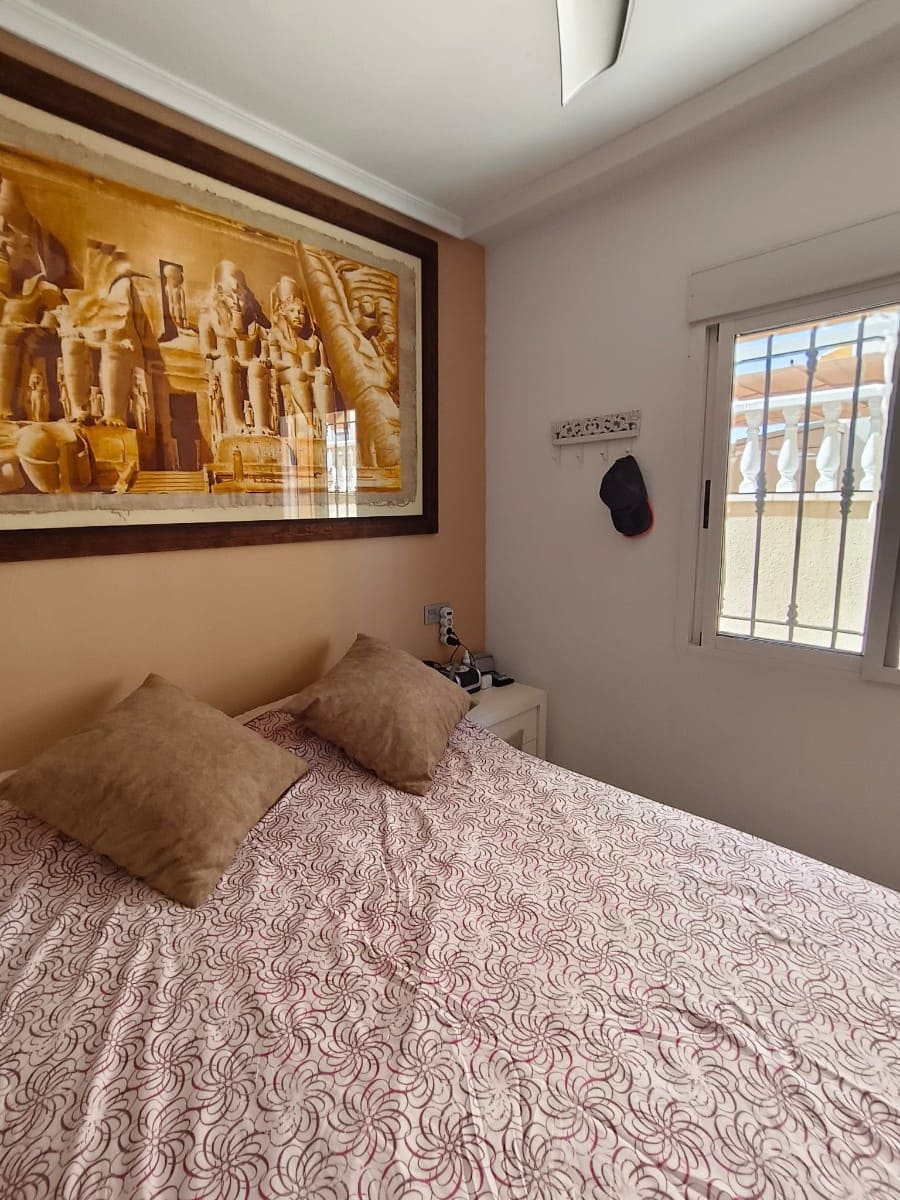 3 soverom Villa til salgs i Guardamar del Segura med svømmebasseng garasje - € 345 000 (Ref: 10018621)