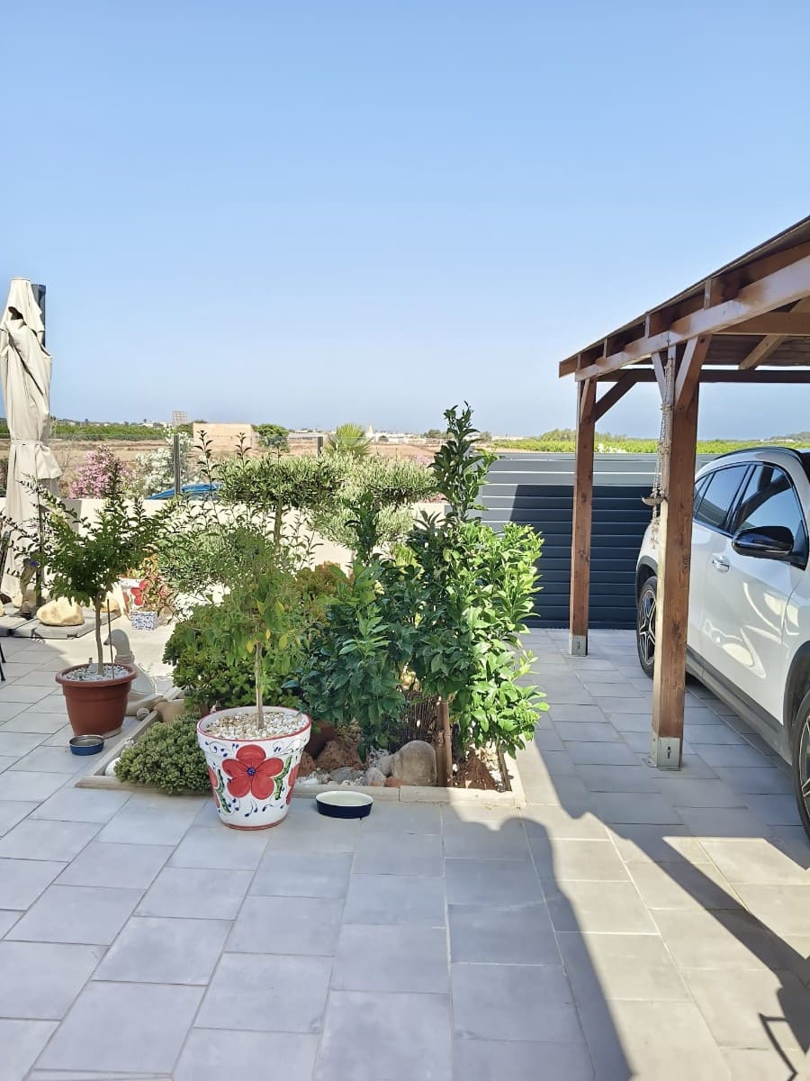 3 soverom Villa til salgs i Guardamar del Segura med svømmebasseng garasje - € 345 000 (Ref: 10018621)