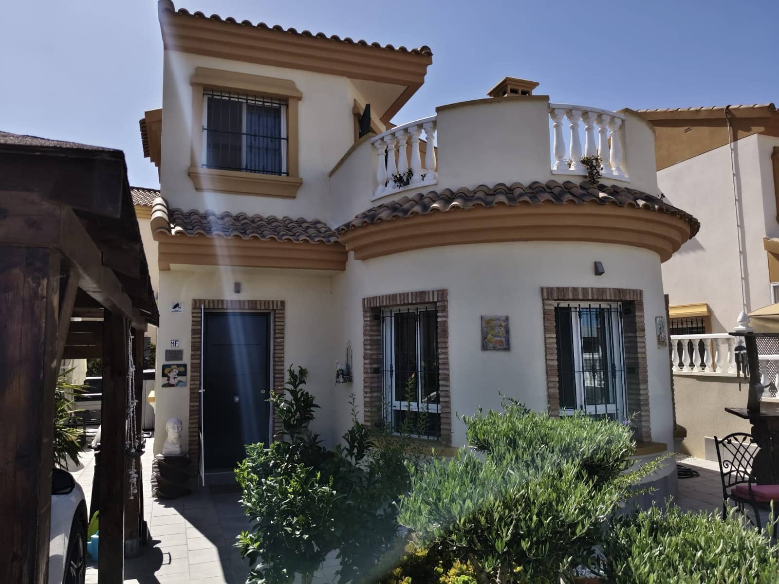 3 soverom Villa til salgs i Guardamar del Segura med svømmebasseng garasje - € 345 000 (Ref: 10018621)