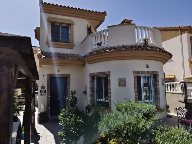 3 sypialnia Willa na sprzedaż w Guardamar del Segura z basenem garażem - 345 000 € (Ref: 10018621)