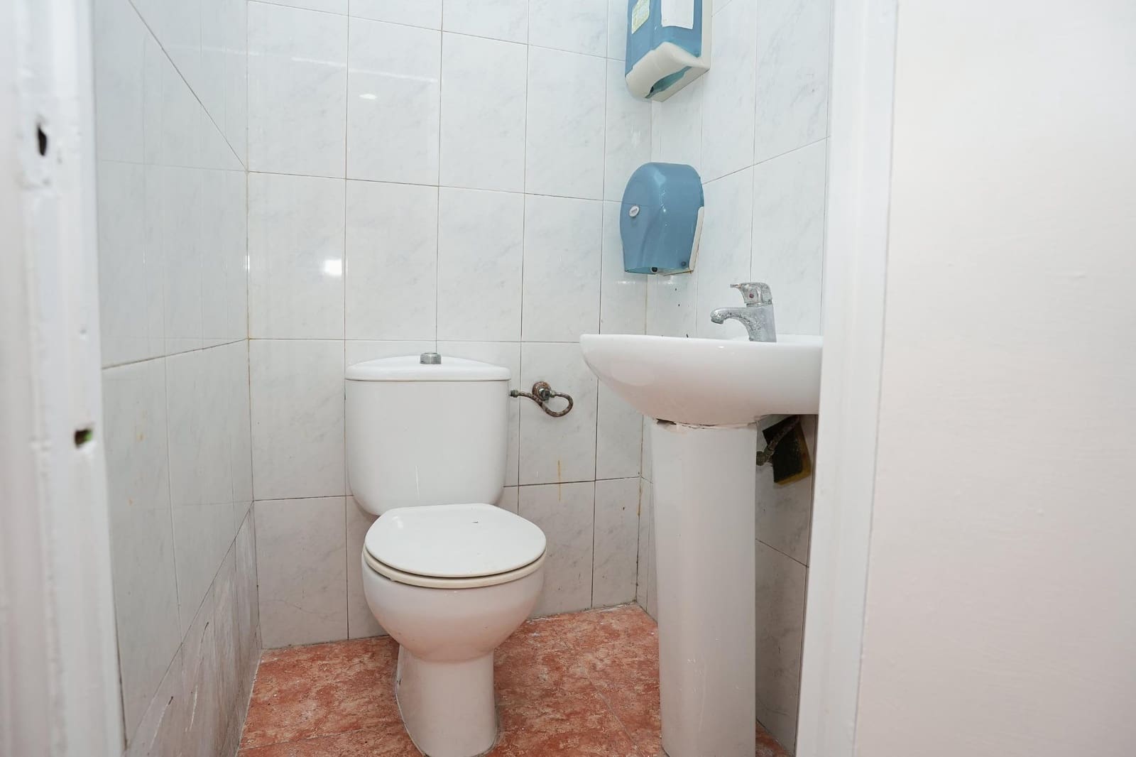 3 slaapkamer Commercieel te koop in Torrevieja - € 137.184 (Ref: 10035602)
