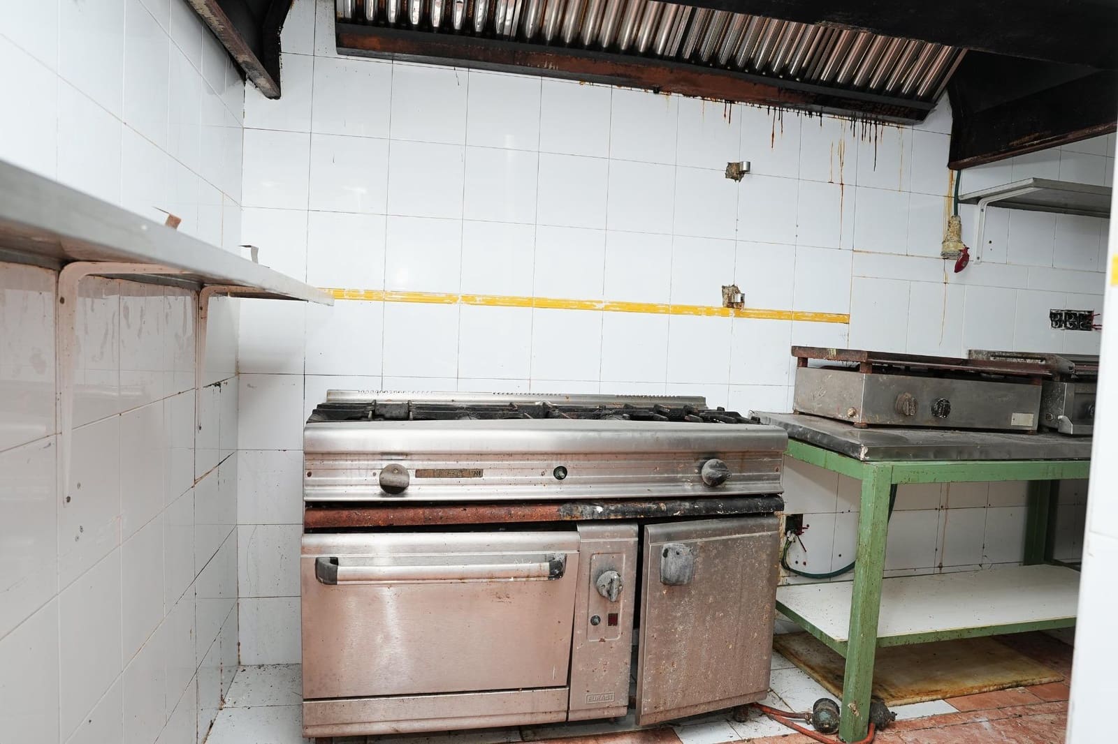 3 slaapkamer Commercieel te koop in Torrevieja - € 137.184 (Ref: 10035602)
