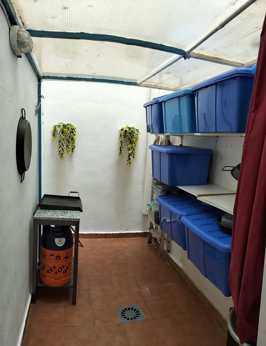 1 bedroom Apartment for sale in Torrevieja with pool - € 119,500 (Ref: 10035604)