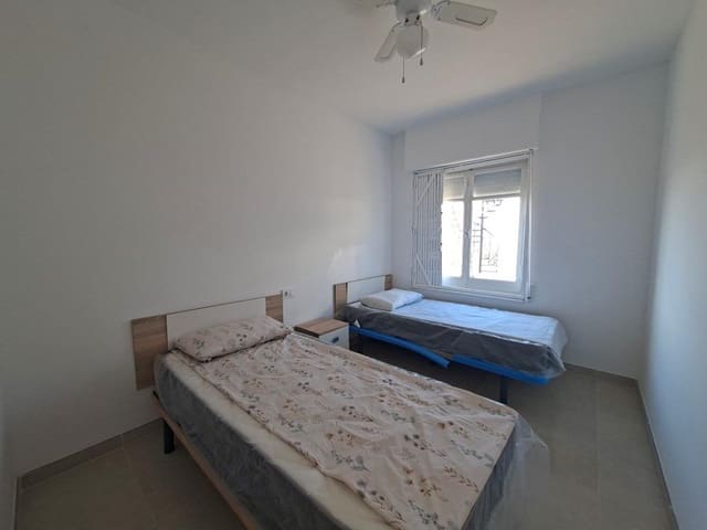 3 makuuhuone Omakotitalo myytävänä paikassa Los Europeos, Torrevieja mukana 
autotalli - 765 000 € (Ref: 10041158)