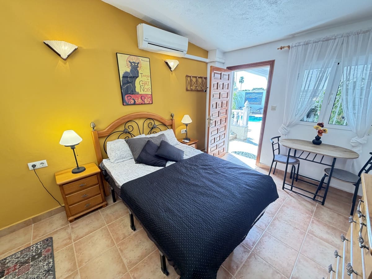 3 Zimmer Bungalow zu verkaufen in San Luis mit Pool Garage - 399.900 € (Ref: 10059993)