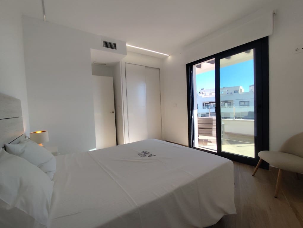 3 bedroom Penthouse for sale in Villamartin with pool garage - € 345,000 (Ref: 10073237)