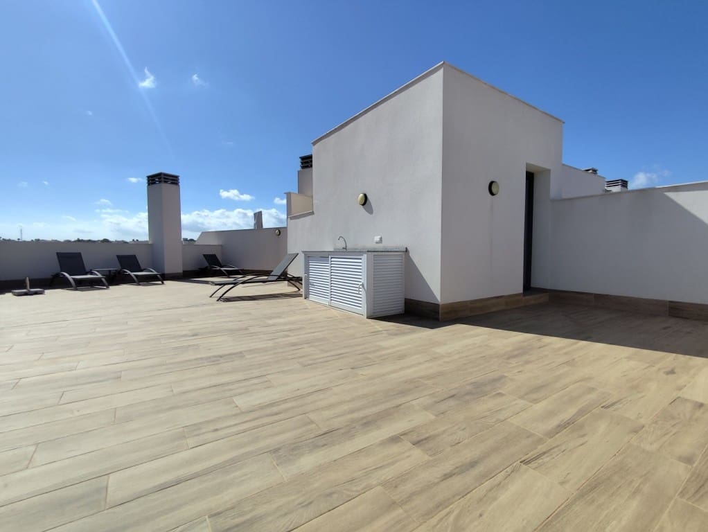 3 bedroom Penthouse for sale in Villamartin with pool garage - € 345,000 (Ref: 10073237)