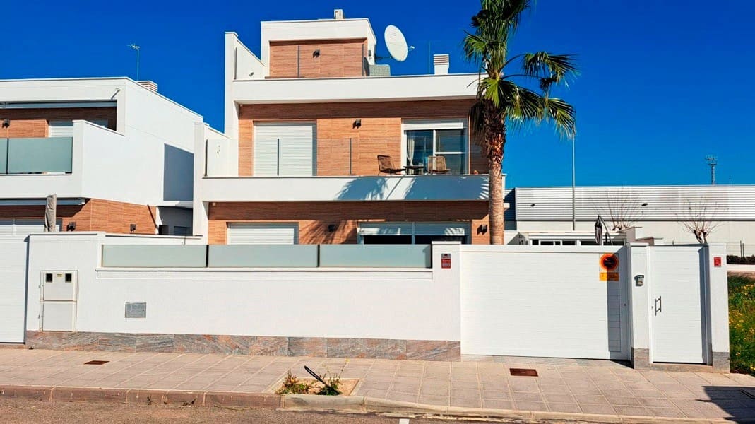3 soveværelse Villa til salg i Pilar de la Horadada med swimmingpool garage - € 450.000 (Ref: 10077586)