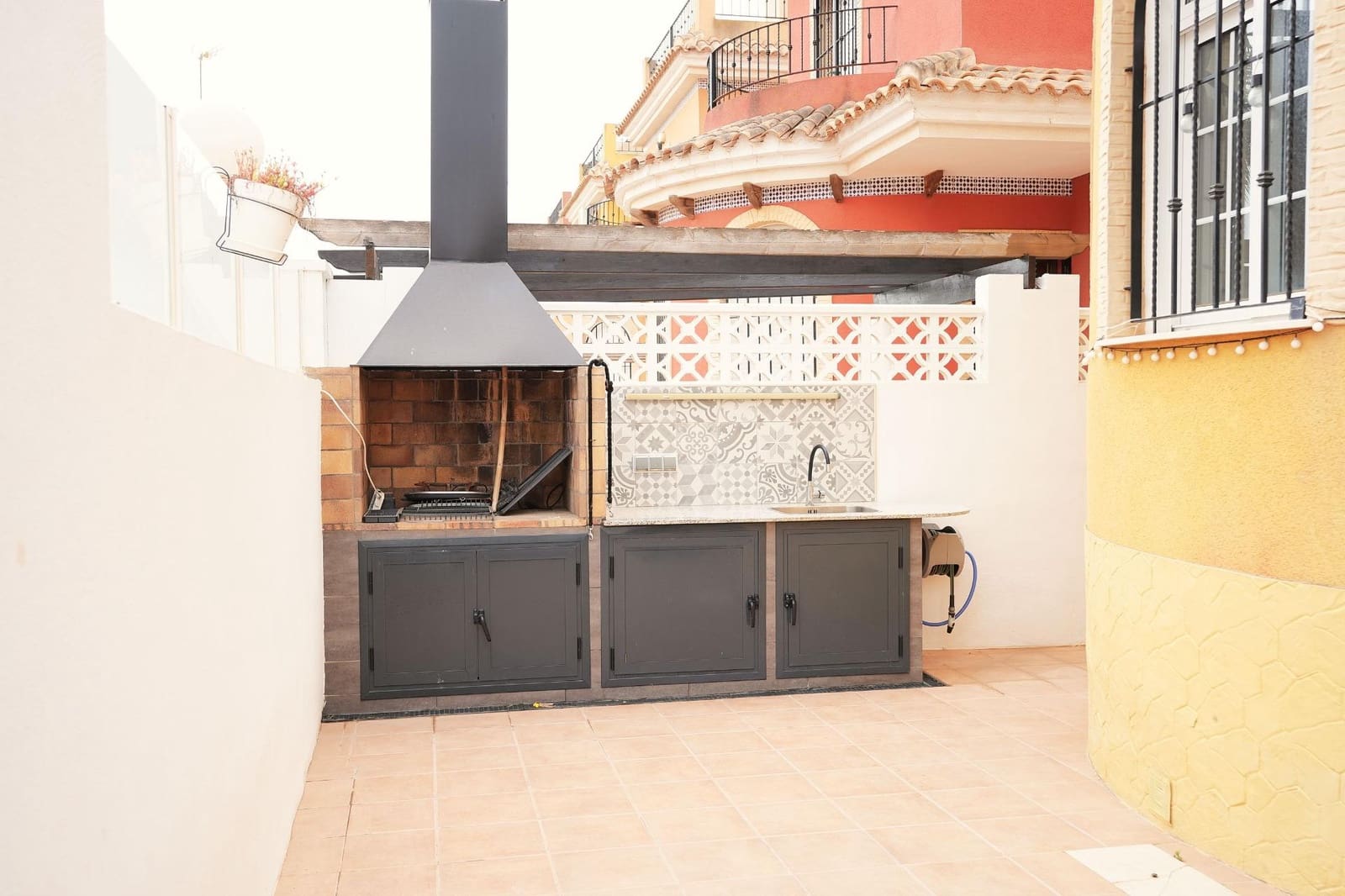 3 slaapkamer Villa te koop in Los Montesinos met zwembad garage - € 230.304 (Ref: 10086177)