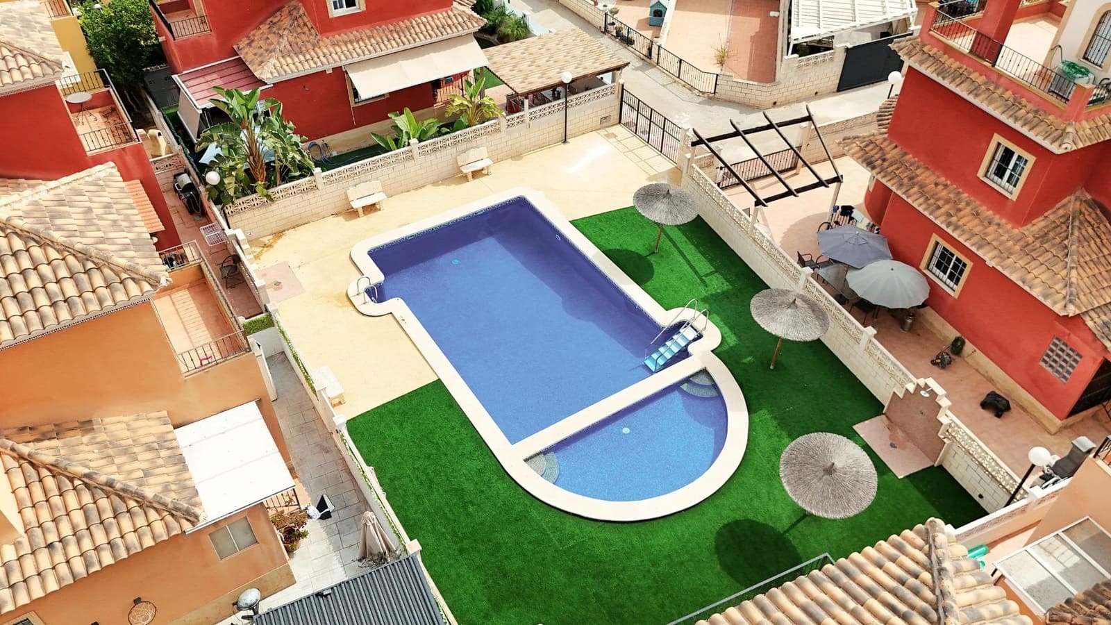 3 slaapkamer Villa te koop in Los Montesinos met zwembad garage - € 230.304 (Ref: 10086177)