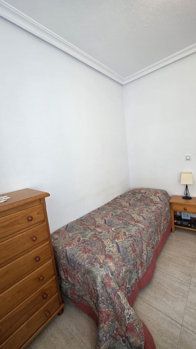 Bungalow de 3 habitaciones en Torrevieja en venta con piscina - 179.900 € (Ref: 10086179)