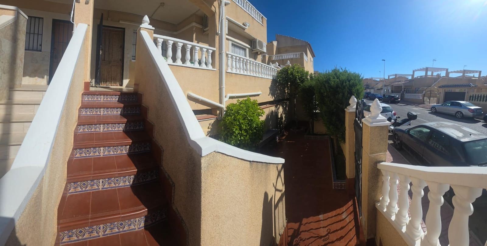 Bungalow de 3 habitaciones en Torrevieja en venta con piscina - 179.900 € (Ref: 10086179)
