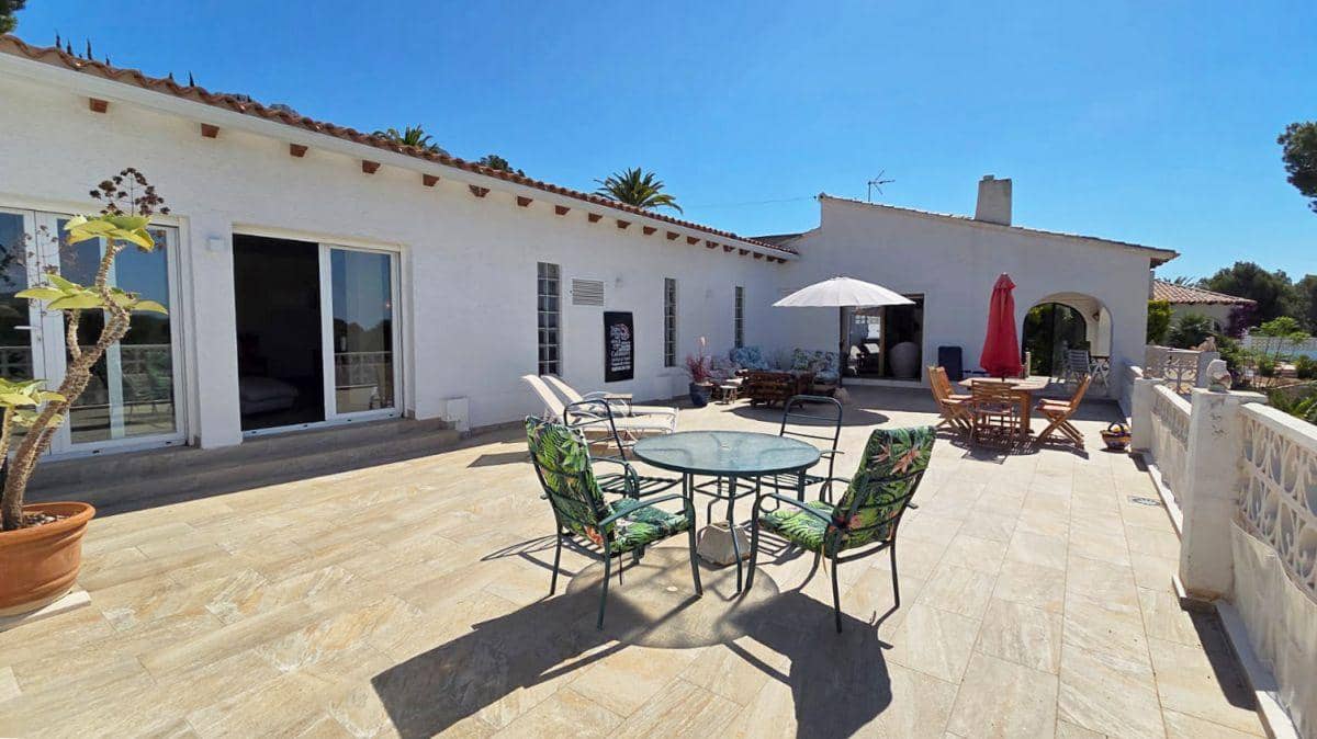 3 sypialnia Willa na sprzedaż w Altea z basenem garażem - 675 000 € (Ref: 10089408)