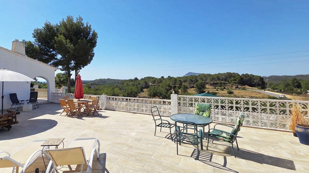 3 sypialnia Willa na sprzedaż w Altea z basenem garażem - 675 000 € (Ref: 10089408)