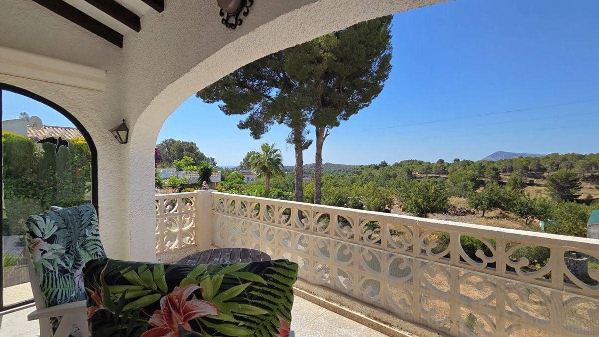 3 sypialnia Willa na sprzedaż w Altea z basenem garażem - 675 000 € (Ref: 10089408)