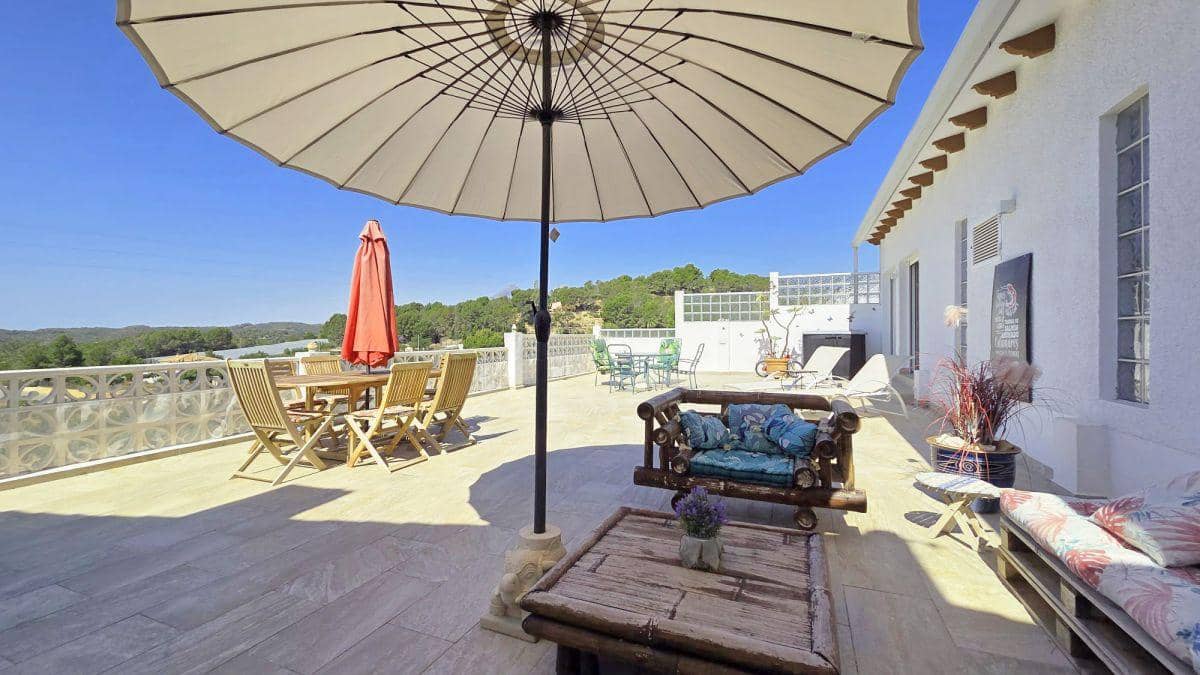 3 sypialnia Willa na sprzedaż w Altea z basenem garażem - 675 000 € (Ref: 10089408)