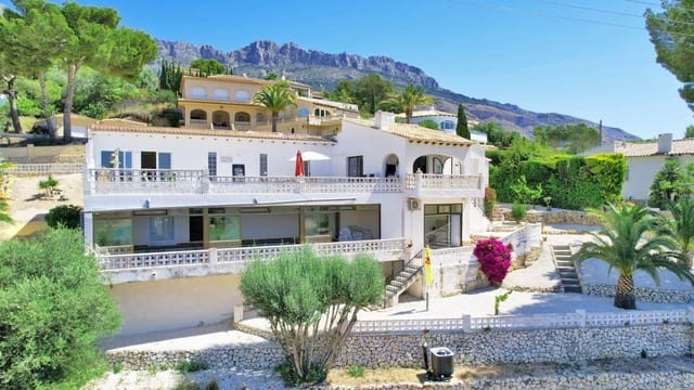 3 sypialnia Willa na sprzedaż w Alhama Springs, Altea z basenem garażem - 675 000 € (Ref: 10089408)