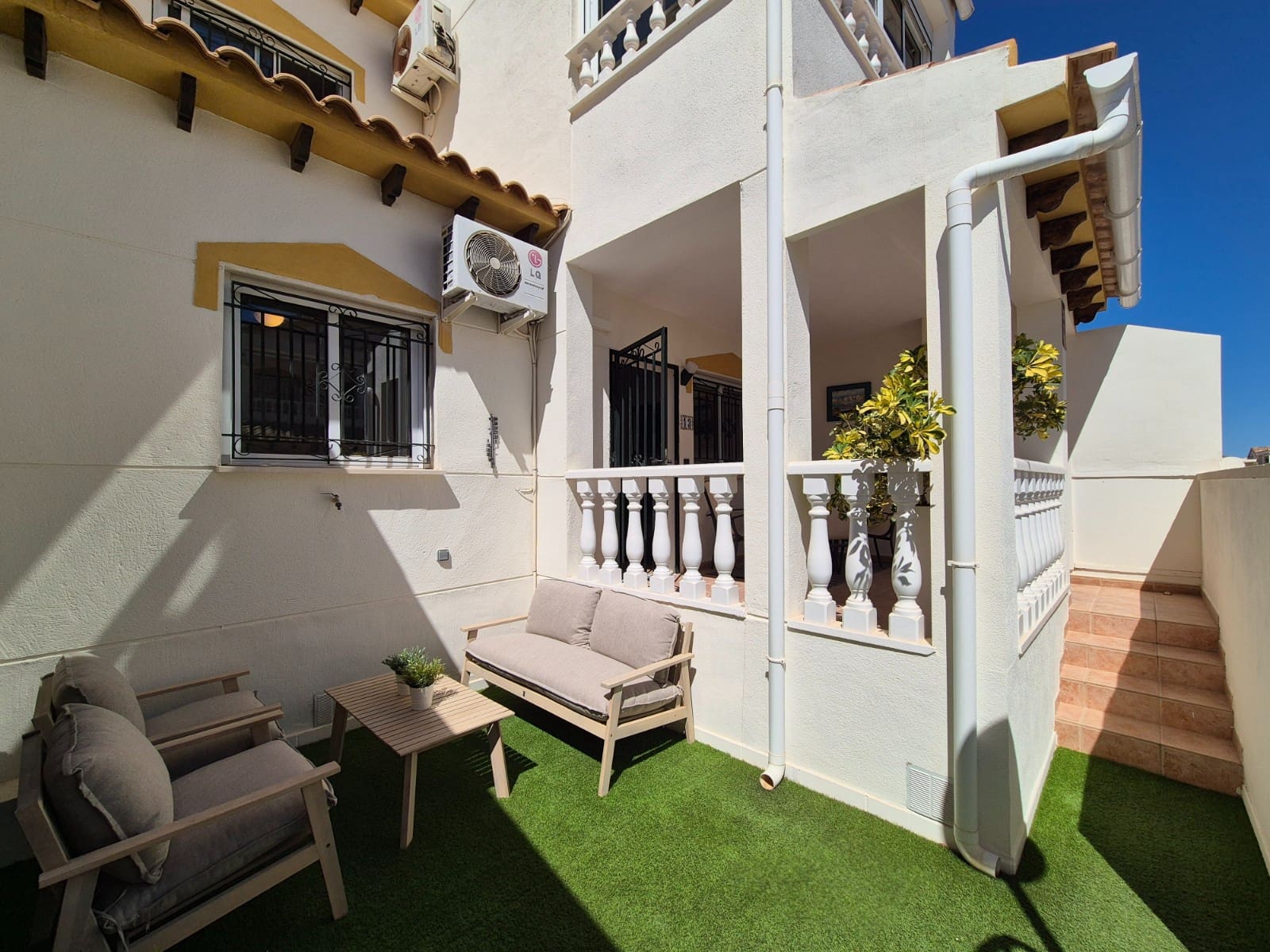 3 bedroom Townhouse for sale in Alicante / Alacant city with pool - € 268,800 (Ref: 10089559)