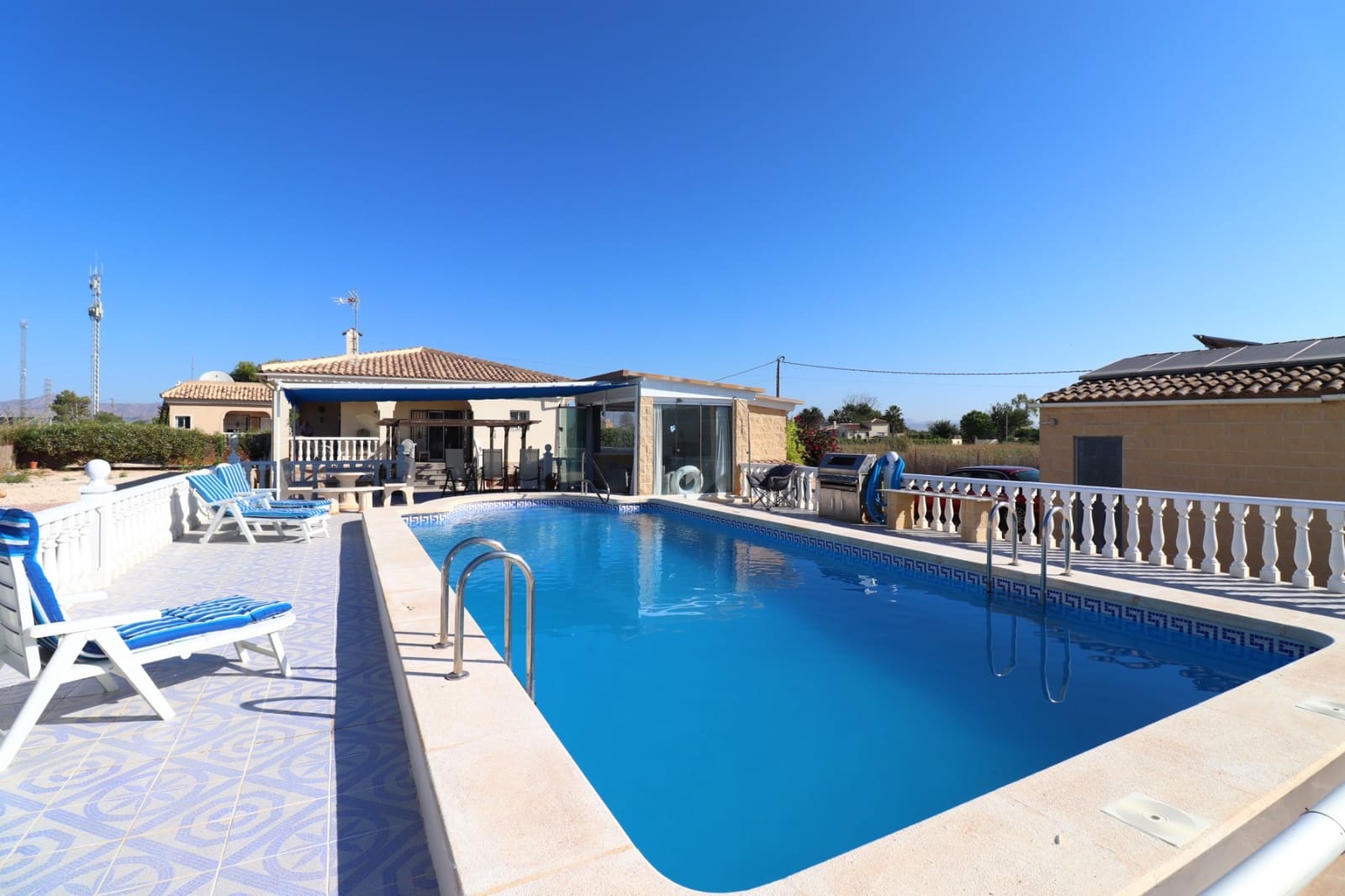 3 chambre Finca/Maison de Campagne à vendre à Callosa de Segura avec piscine garage - 350 000 € (Ref: 10097443)