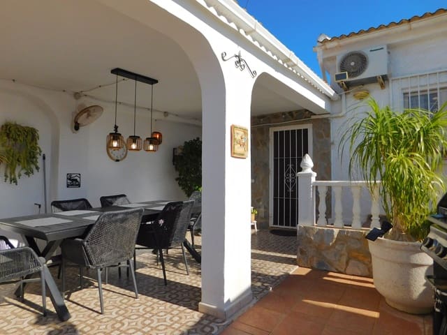 3 slaapkamer Halfvrijstaande villa te koop in El Chaparral, Torrevieja met zwembad garage - € 399.900 (Ref: 10100178)