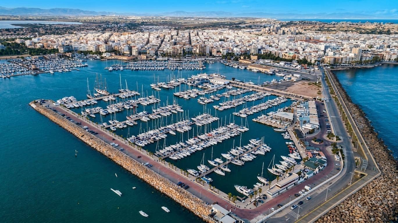 2 bedroom Apartment for sale in Torrevieja with garage - € 164,900 (Ref: 10102646)