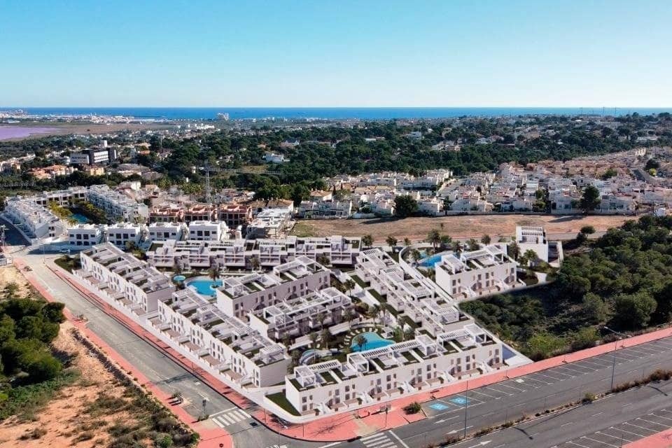 2 sypialnia Penthouse na sprzedaż w Torrevieja z basenem - 329 900 € (Ref: 7374489)