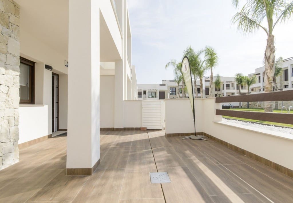 3 bedroom Apartment for sale in Torrevieja with pool - € 290,000 (Ref: 7374523)