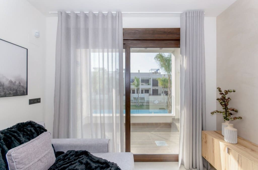 3 sypialnia Penthouse na sprzedaż w Torrevieja z basenem - 325 000 € (Ref: 7374524)