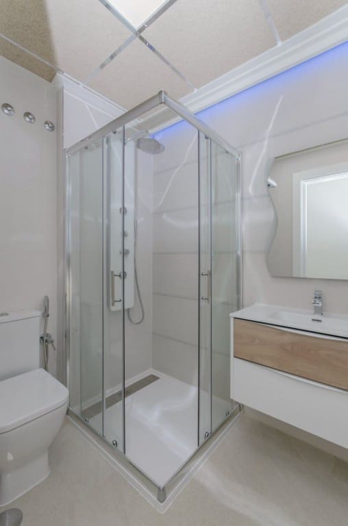 3 sypialnia Penthouse na sprzedaż w Torrevieja z basenem - 325 000 € (Ref: 7374524)