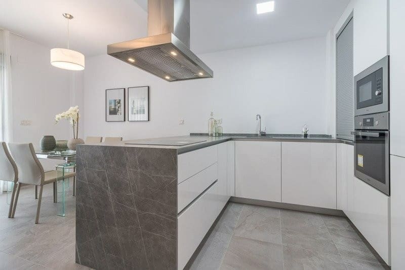 3 makuuhuone Huoneisto myytävänä paikassa Torrevieja mukana uima-altaan - 289 900 € (Ref: 7374594)