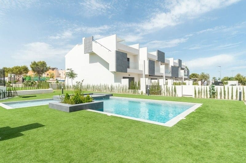 3 makuuhuone Huoneisto myytävänä paikassa Torrevieja mukana uima-altaan - 289 900 € (Ref: 7374594)