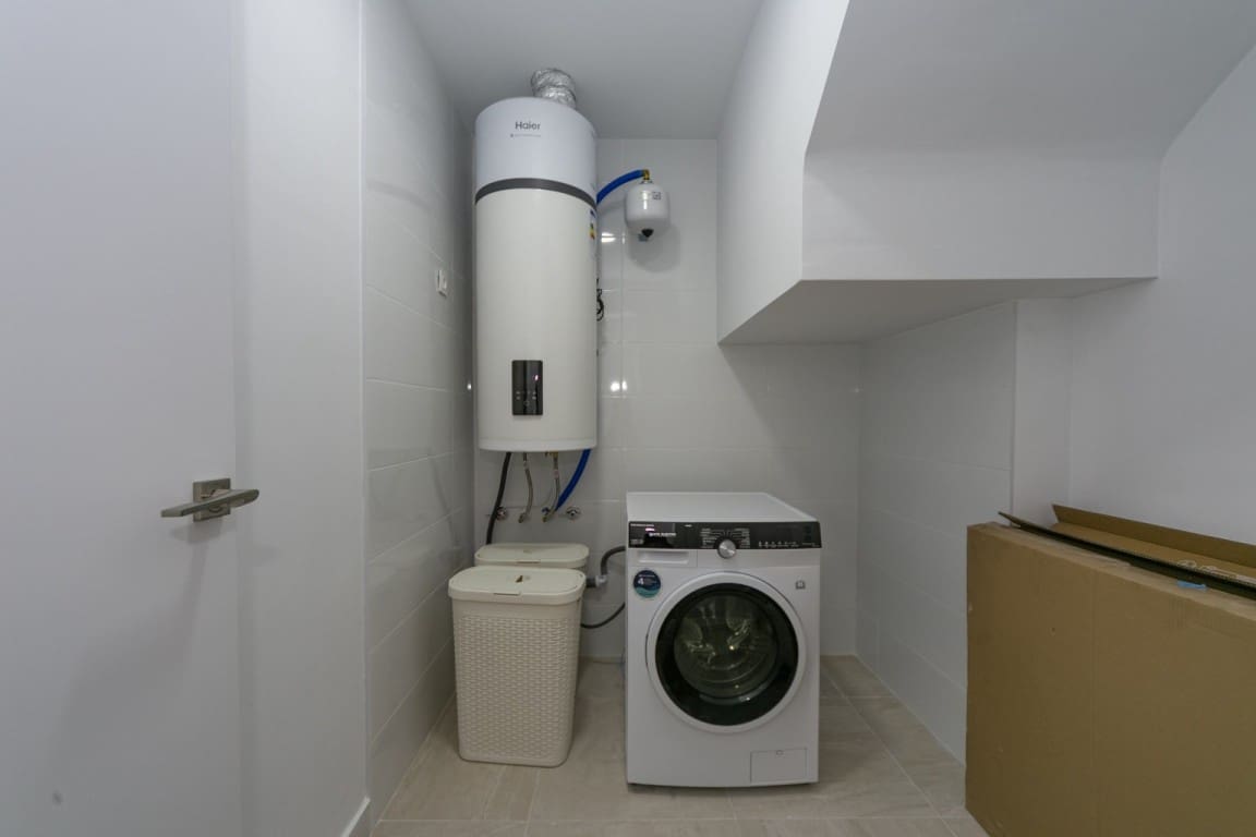 3 bedroom Apartment for sale in Torrevieja with pool - € 330,000 (Ref: 7374682)