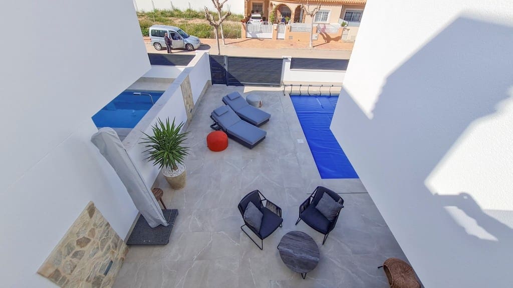 3 soveværelse Villa til salg i San Pedro del Pinatar med swimmingpool - € 439.000 (Ref: 7374729)