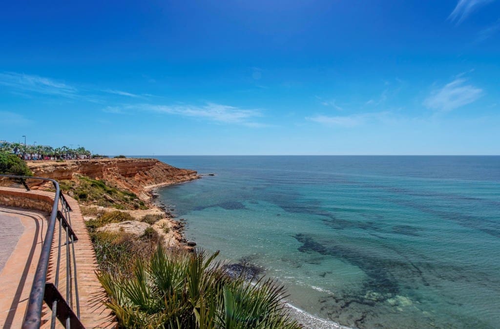 2 bedroom Apartment for sale in Torrevieja with pool - € 290,000 (Ref: 7374749)