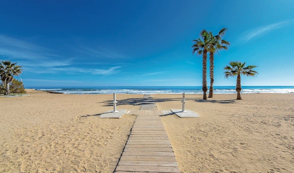 3 bedroom Penthouse for sale in Torrevieja with pool - € 540,000 (Ref: 7374750)